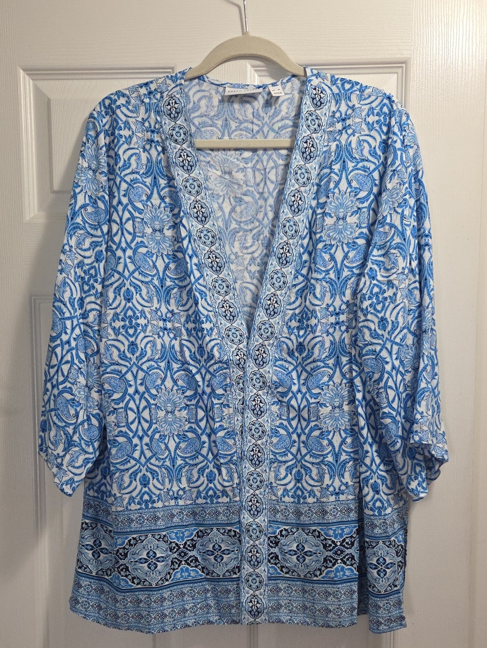 Susan Graver Light Blue & White Paisley Kimono